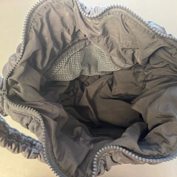 Urban Expressions Puffy Shoulder Bag Gray Ruched Nylon Trendy Puffer Handbag - Picture 4 of 7